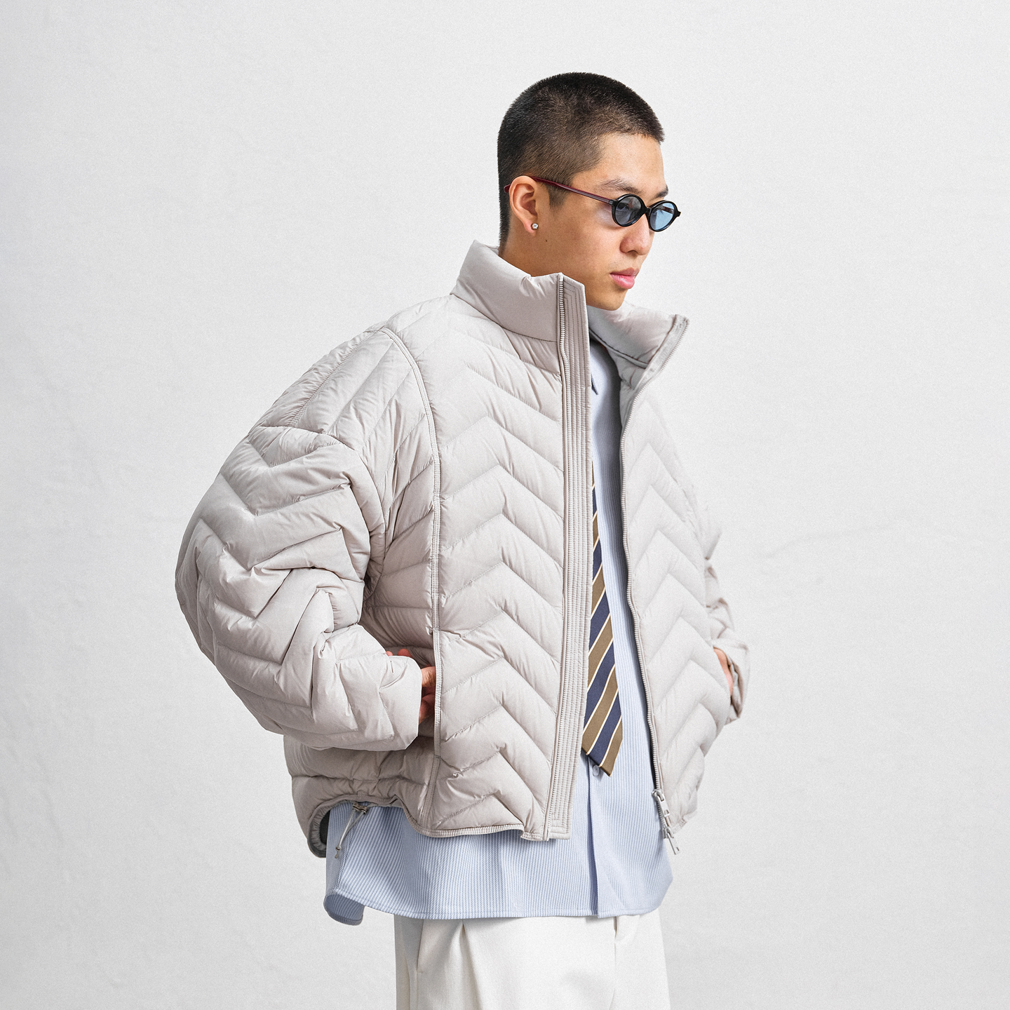 JUPSTUDIO时尚菱形辑行羽绒服男