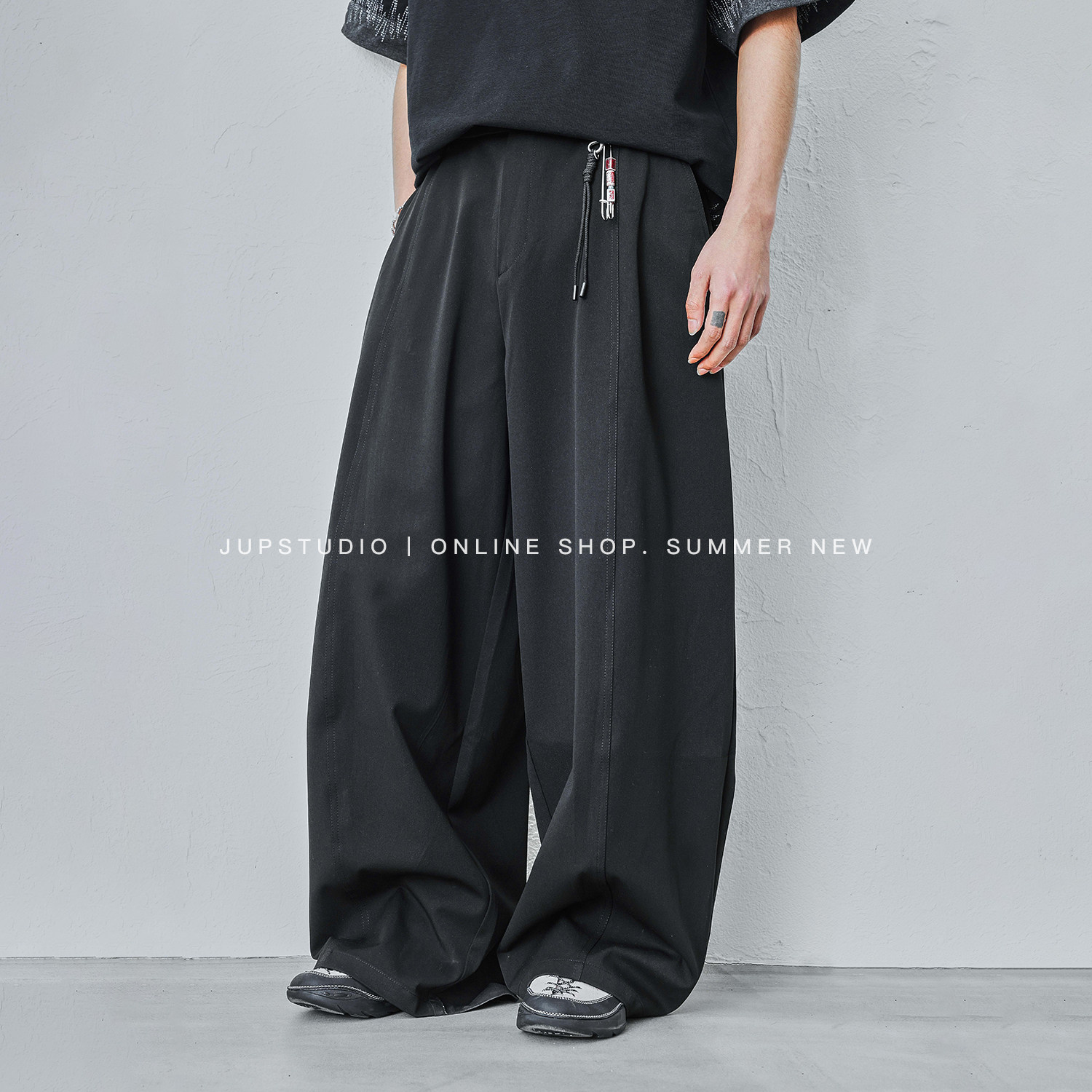 JUPSTUDIO老钱风黑色阔腿休闲裤男宽松垂感抽绳长裤简约百搭