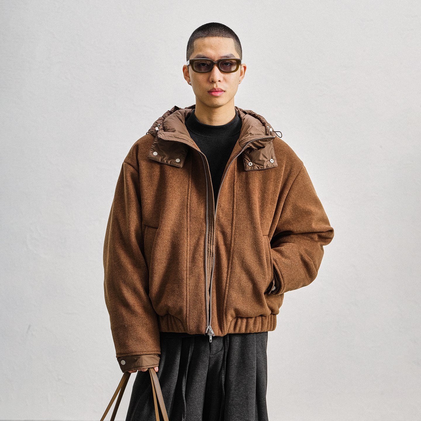 90白鸭绒毛绒感连帽羽绒服男