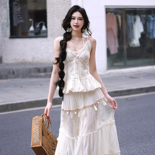 AZure法式复古蕾丝花边吊带半裙
