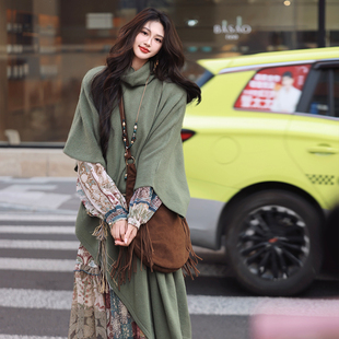 AZure法式复古绿色高领披肩气质显瘦不规则斗篷慵懒围巾柔软亲肤