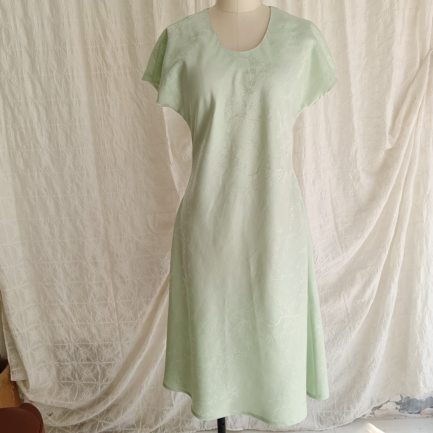 服装定制缝纫加工真丝蚕丝香云纱女士夏季简约斜裁连衣裙