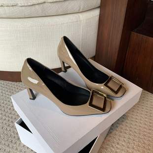 春方扣鞋女真皮中跟单鞋高跟浅口女鞋方头纯色通勤百搭时装凉鞋