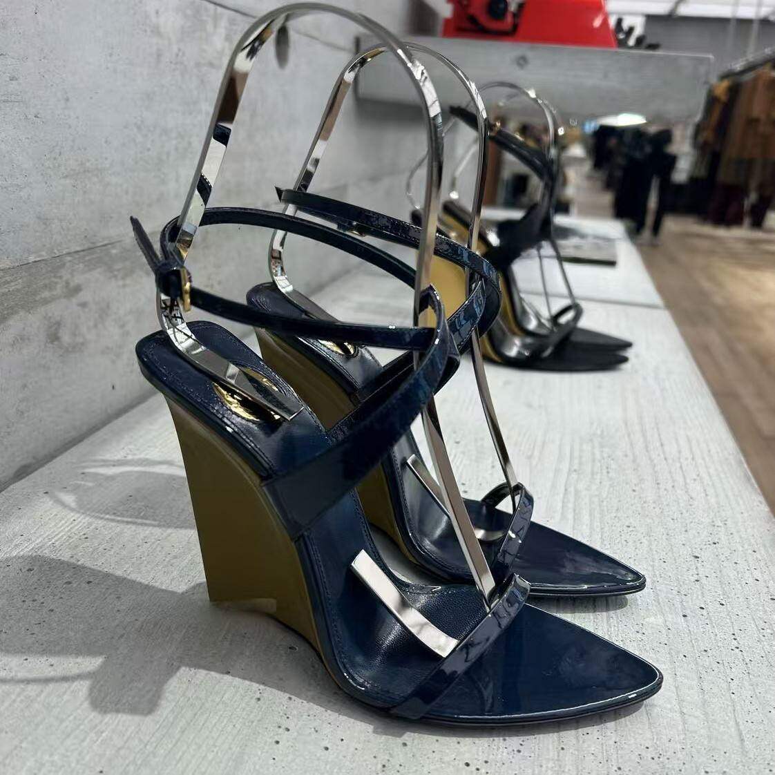 新款欧美外贸性感辣妹尖头露趾坡跟凉鞋脚腕绑带罗马鞋大码高跟鞋