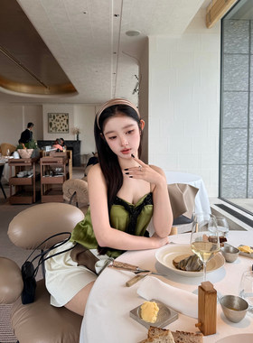 林悠 千金感chloee绿宝石吊带黑钻背心 和chlo飘飘中裤 chlo西装