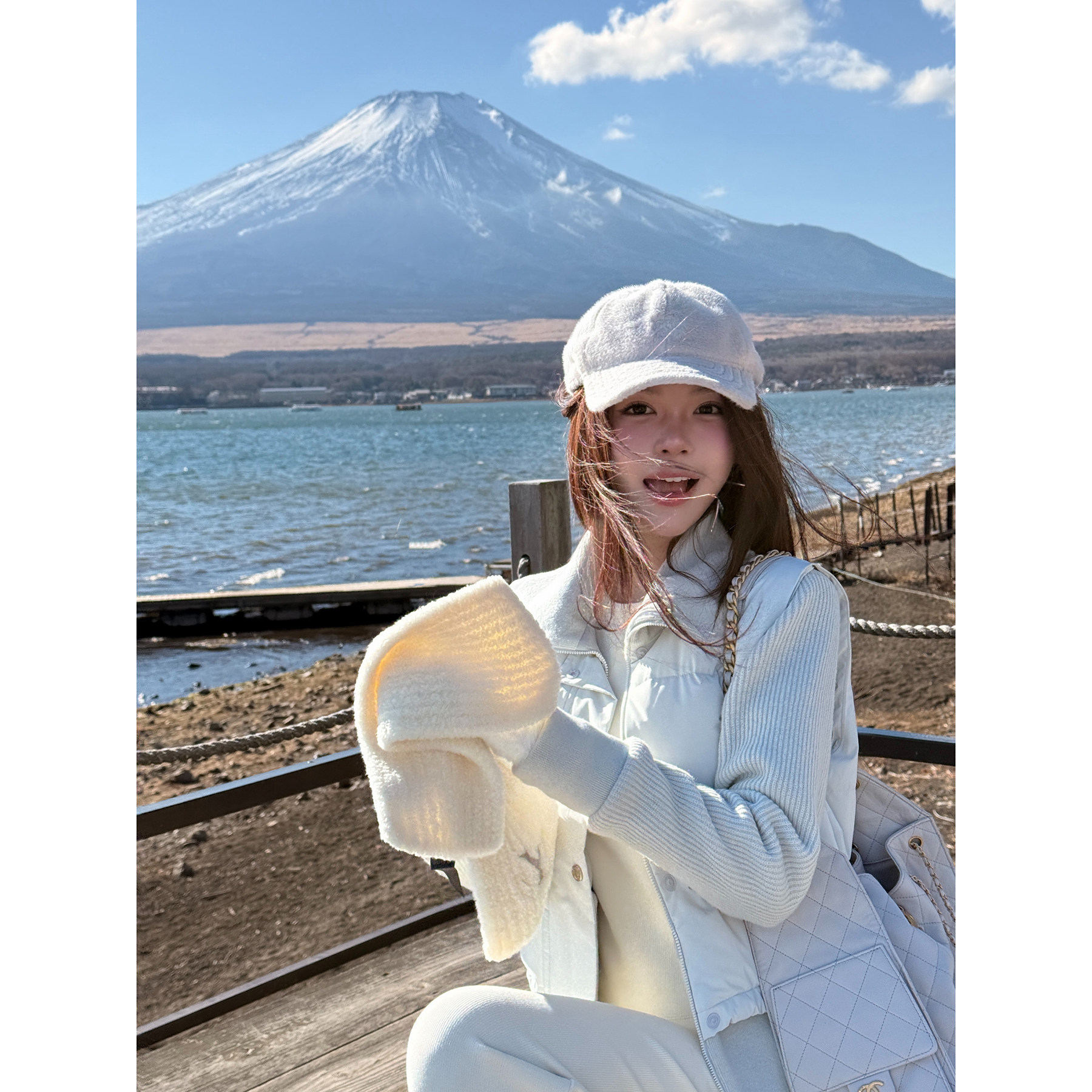 林悠定制【k*R8k+运动牌定染的婴儿蓝绿显白减龄针织拼接鸭绒服】