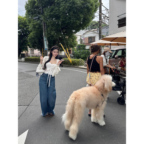 林悠 白色透视开衫外套 dg蕾丝吊带 chlo牛仔裤毛须