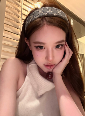 林悠 【狐狸毛绒+羊毛 半高领挖肩上衣 白】+sku仅棕色送腰带