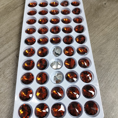 玻璃钻8949 20mm棕色卫星型一层70颗