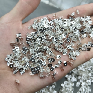 【上】4101 亮银色耳堵一包一百克图片全部的量