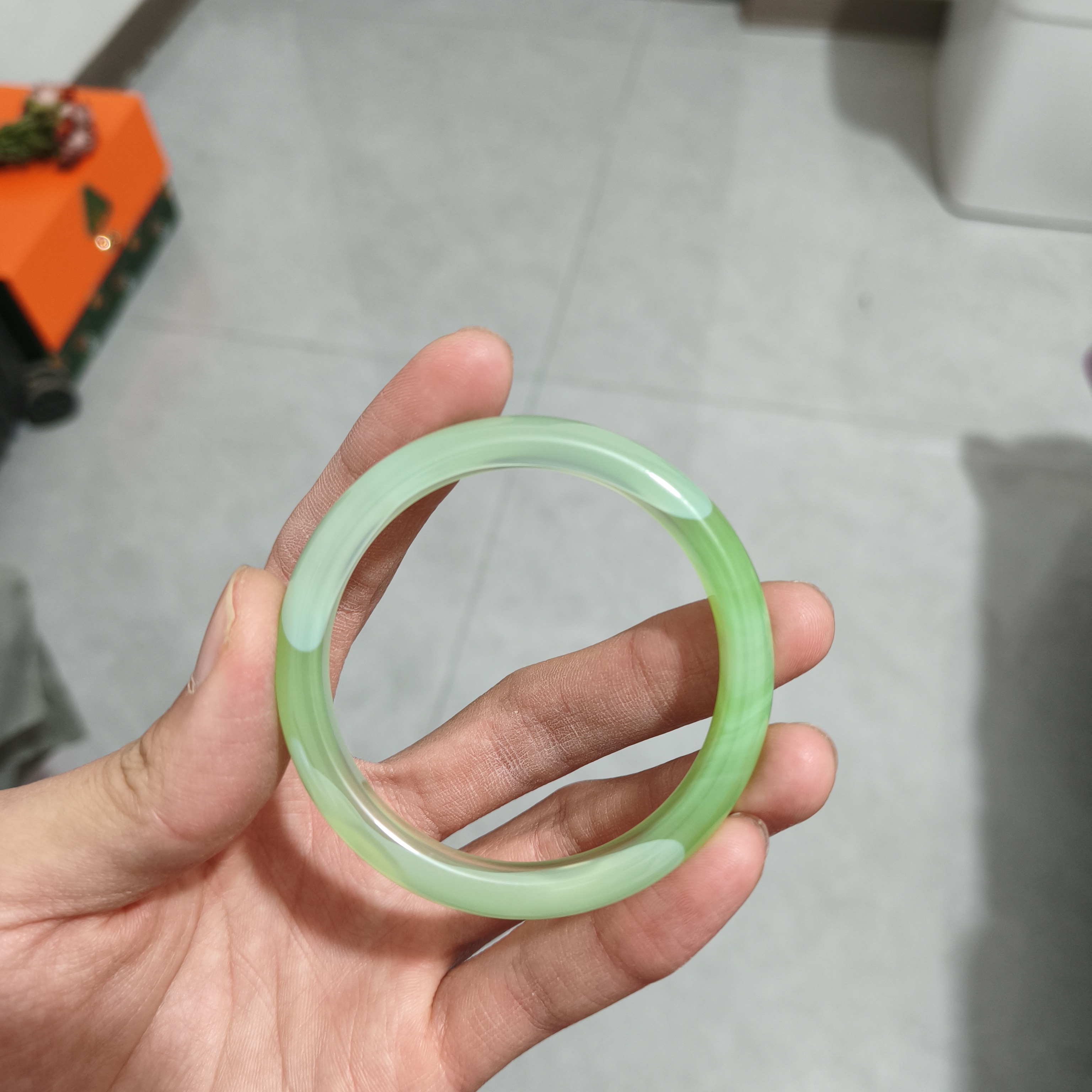 56圈口玛瑙手镯一条k126