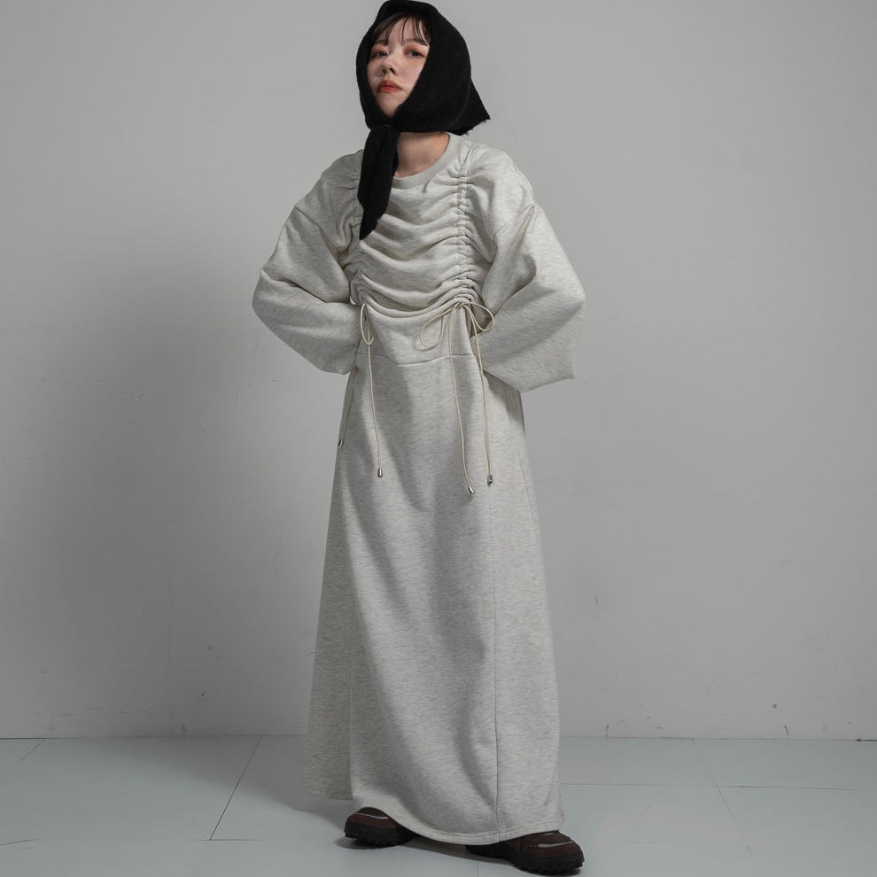 日单圆领长袖褶皱鱼尾下摆连衣裙