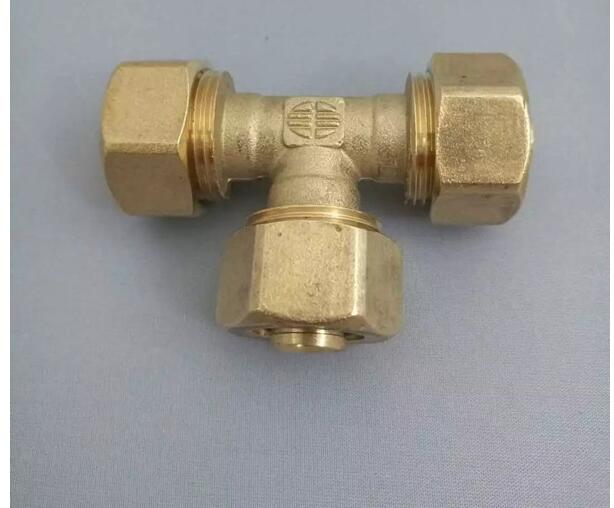 佛山日丰铝塑管接头配件1014/1216/1418/1620/2025/2632等径三通