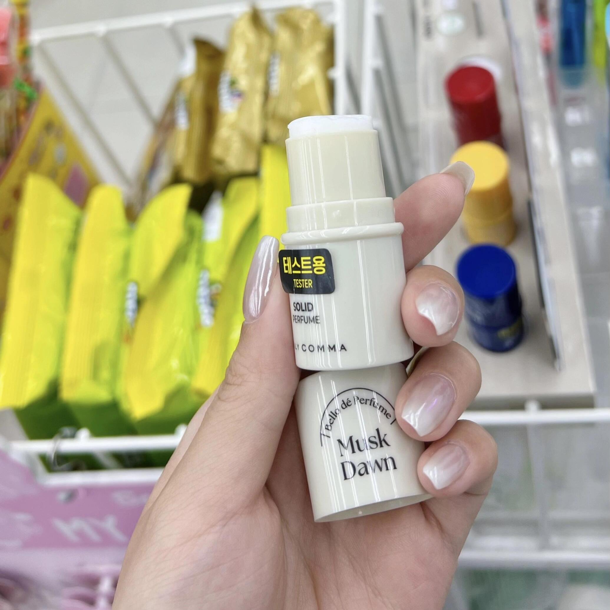 DAISO大创固体香膏平价韩国香水韩女daily comma雪松香草奶油白色