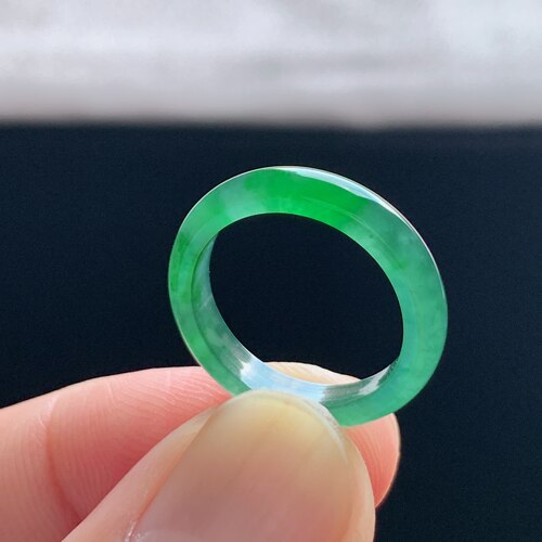 天然A货冰种阳绿翡翠素圈戒指