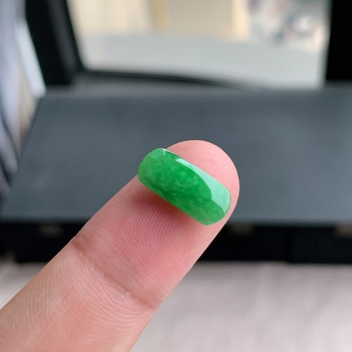 缅甸天然A货翡翠阳绿马鞍戒面L14