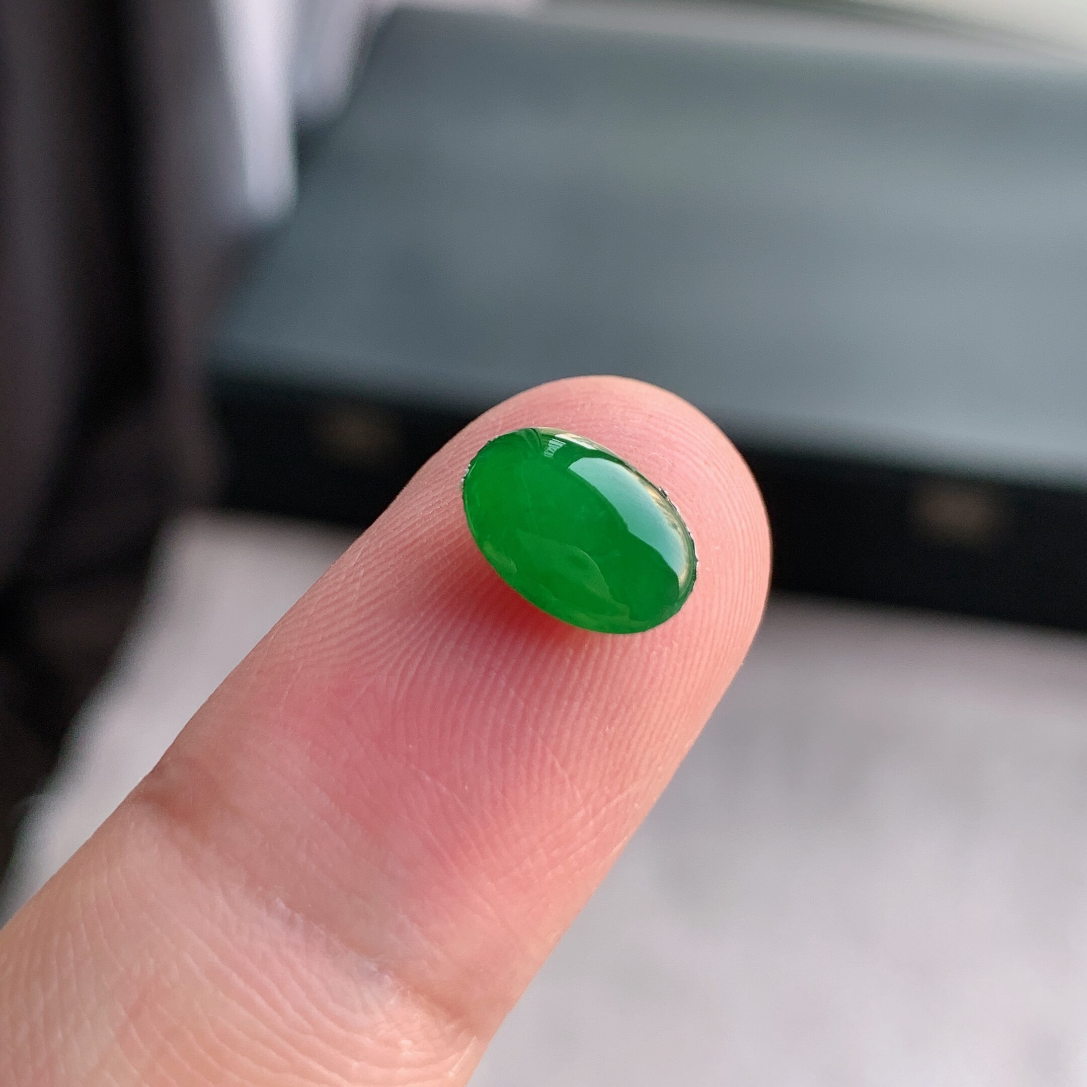 缅甸天然A货翡翠 冰糯种满绿阳绿蛋面戒面L26