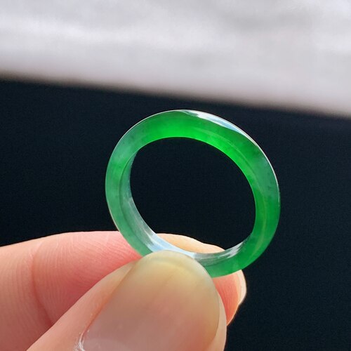 天然A货冰种阳绿翡翠素圈戒指