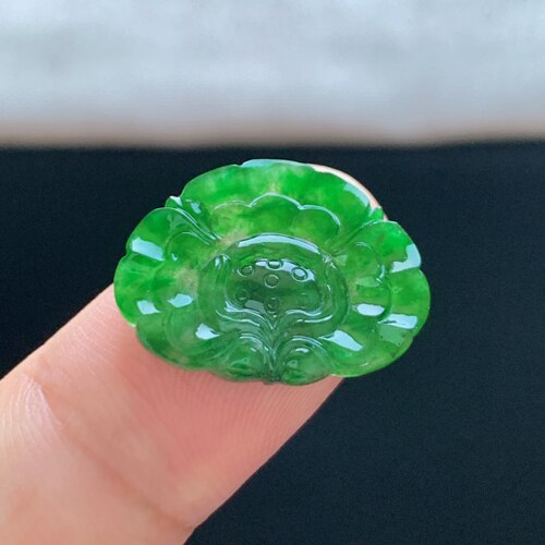 缅甸天然A货翡翠菠菜绿镶件
