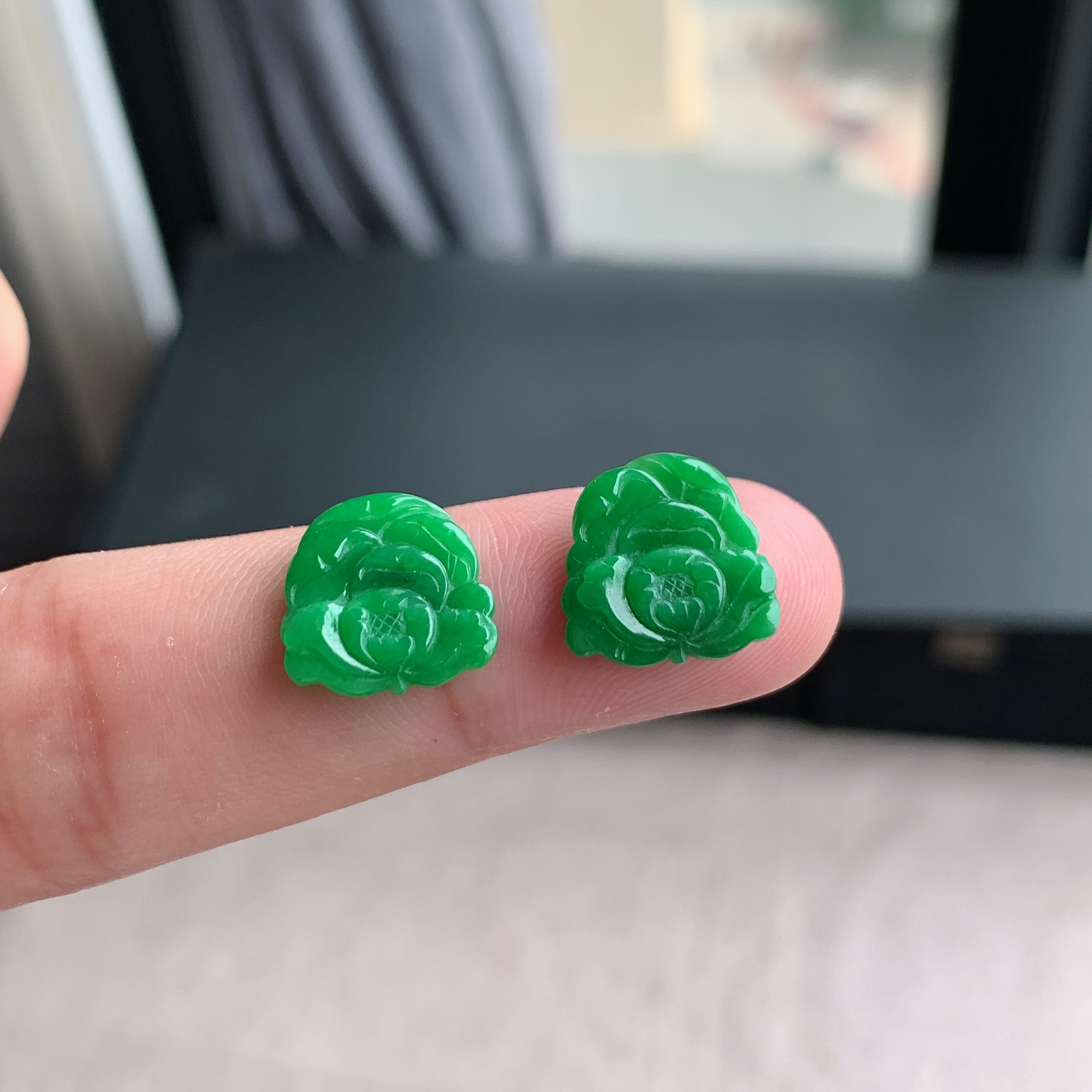 缅甸天然A货翡翠满绿阳绿镶件