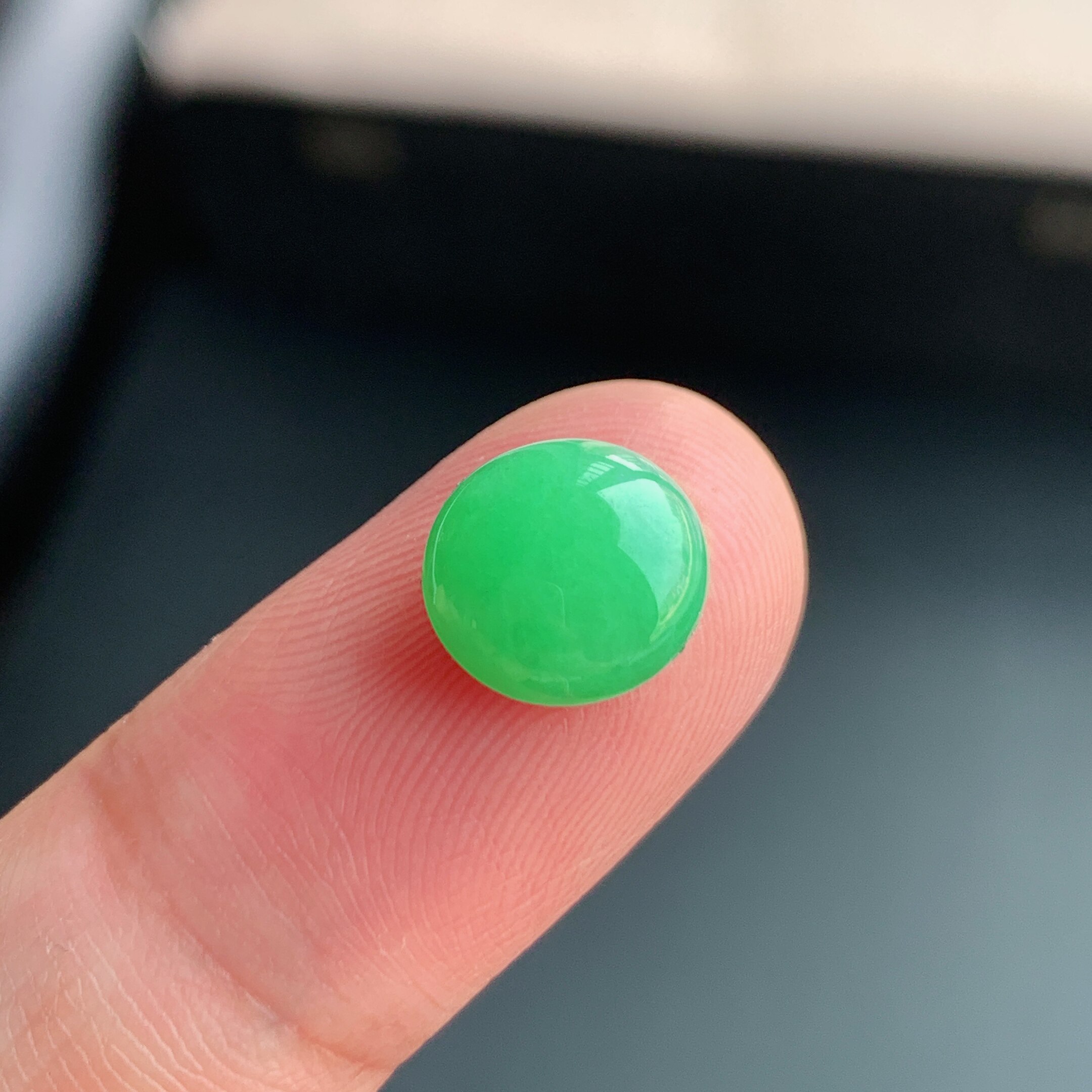 缅甸天然A货翡翠 冰糯种满绿果阳绿蛋面戒面L21