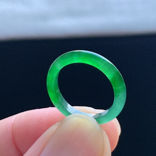 天然A货冰种阳绿翡翠素圈戒指