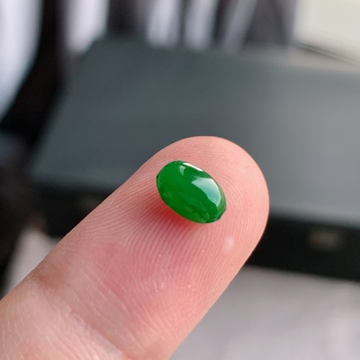 缅甸A货翡翠阳绿蛋面L25