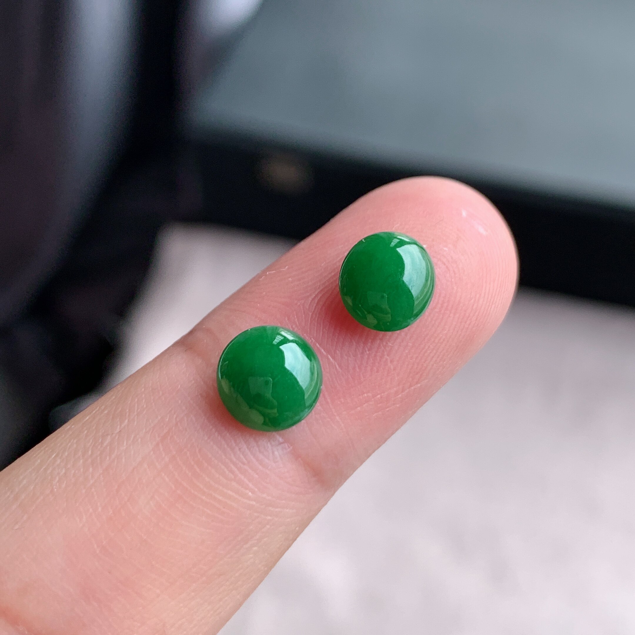 缅甸天然A货翡翠 满绿阳绿蛋面戒面一对L2