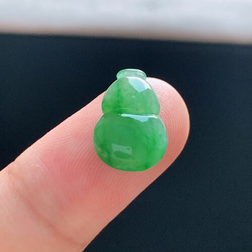 缅甸A货翡翠满绿葫芦戒面L6