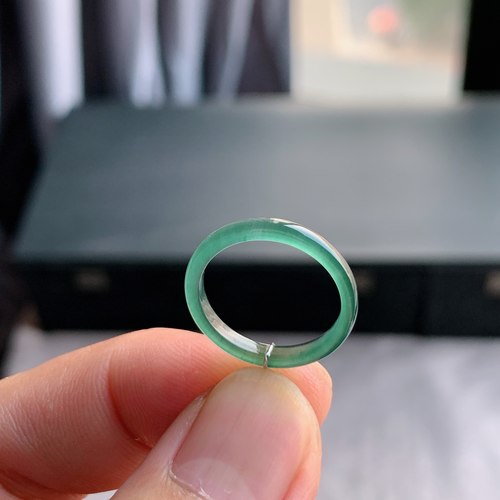 天然A货翡翠冰种湖水蓝戒指