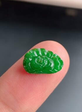 缅甸A货冰糯阳绿翡翠戒面