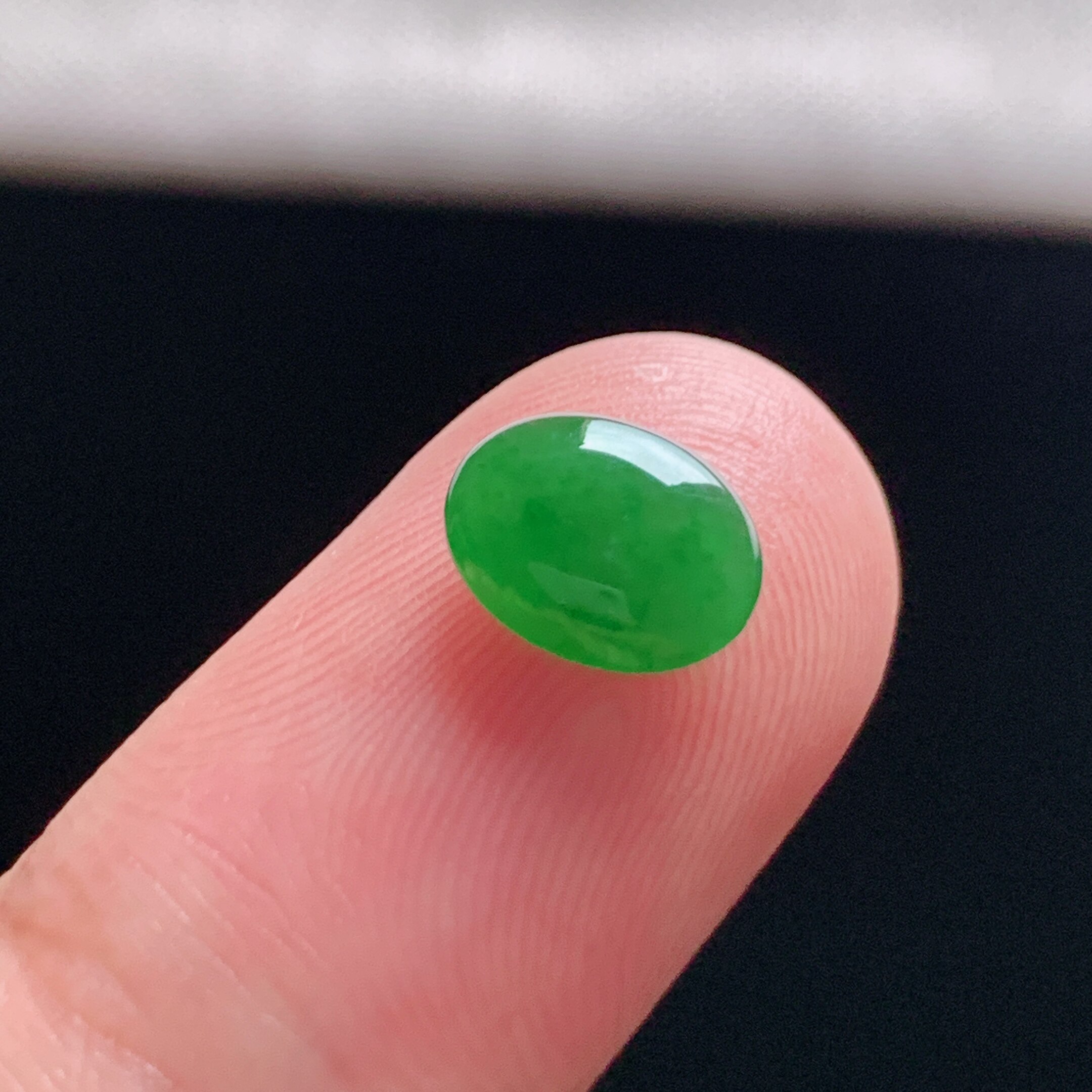 缅甸天然A货翡翠 冰糯种满绿菠菜绿蛋面戒面L19
