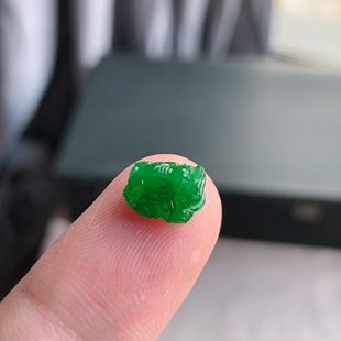 缅甸天然A货翡翠 冰糯种满绿阳绿貔貅戒面L25