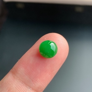 缅甸天然A货翡翠 满绿阳绿蛋面戒面L14