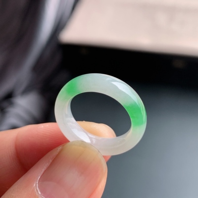 缅甸天然A货冰糯阳绿翡翠指环