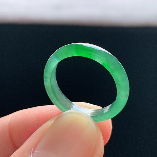 天然A货冰种阳绿翡翠素圈戒指