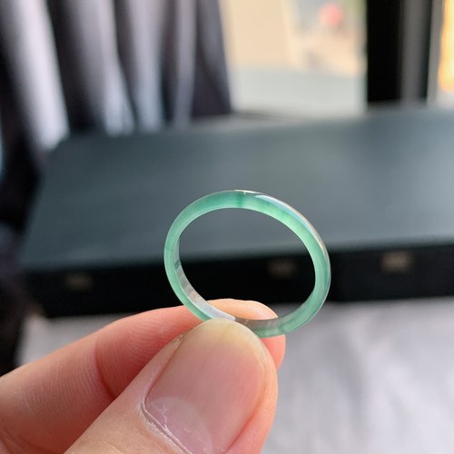 天然A货翡翠冰种19号飘绿花戒指