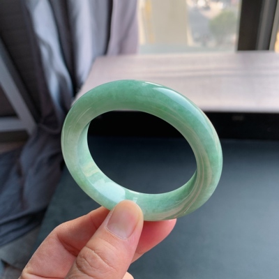 缅甸A货翡翠手镯55圈口绿豆绿