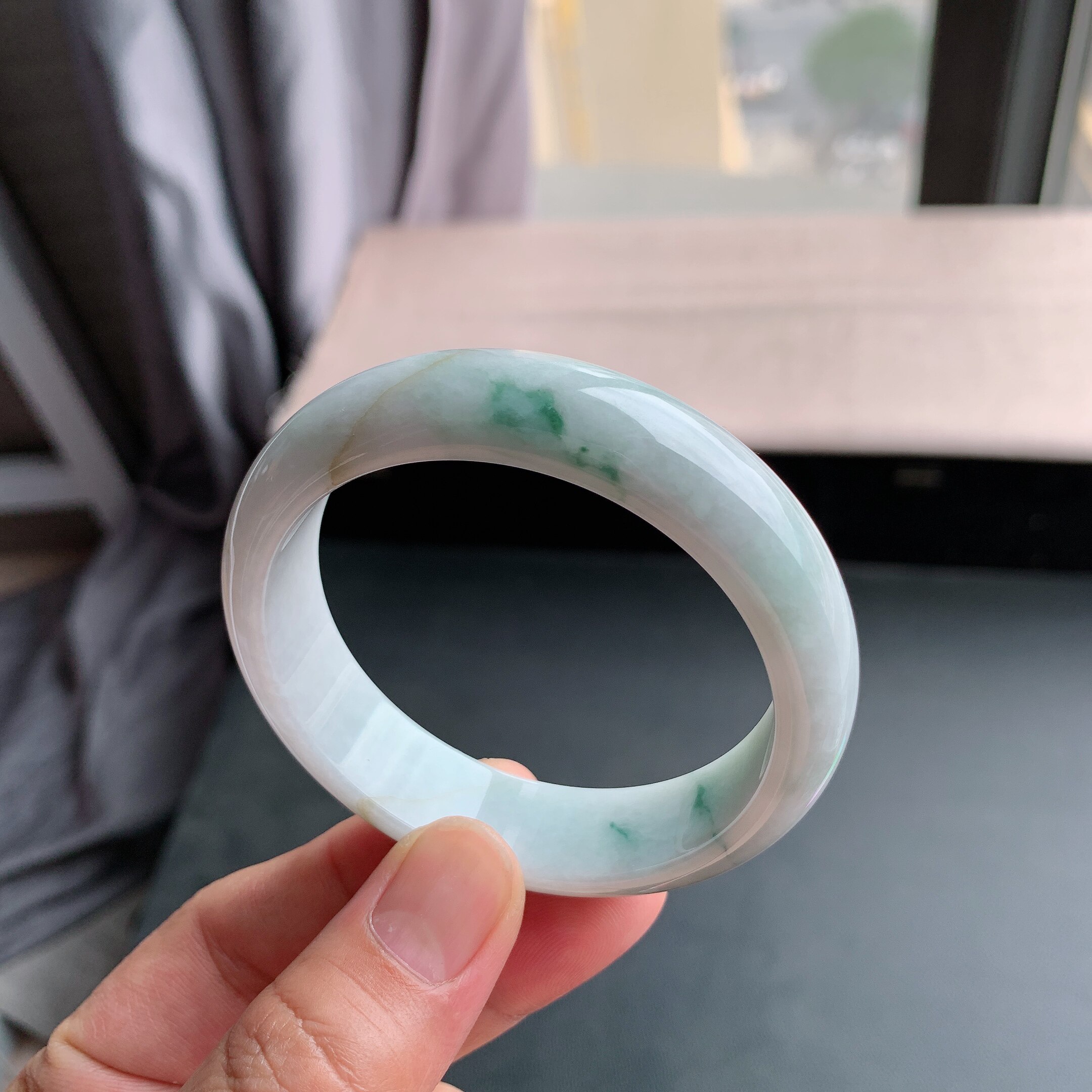 缅甸天然A货翡翠 56圈口飘蓝花宽边手镯玉镯T9
