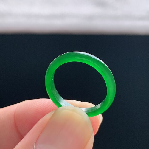 天然A货冰种阳绿翡翠素圈戒指