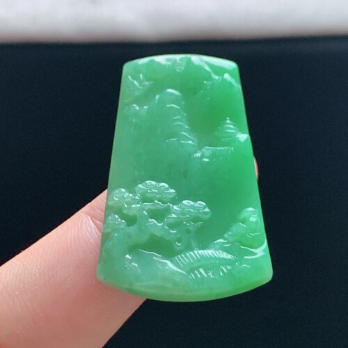 缅甸A货翡翠满绿山水牌吊坠