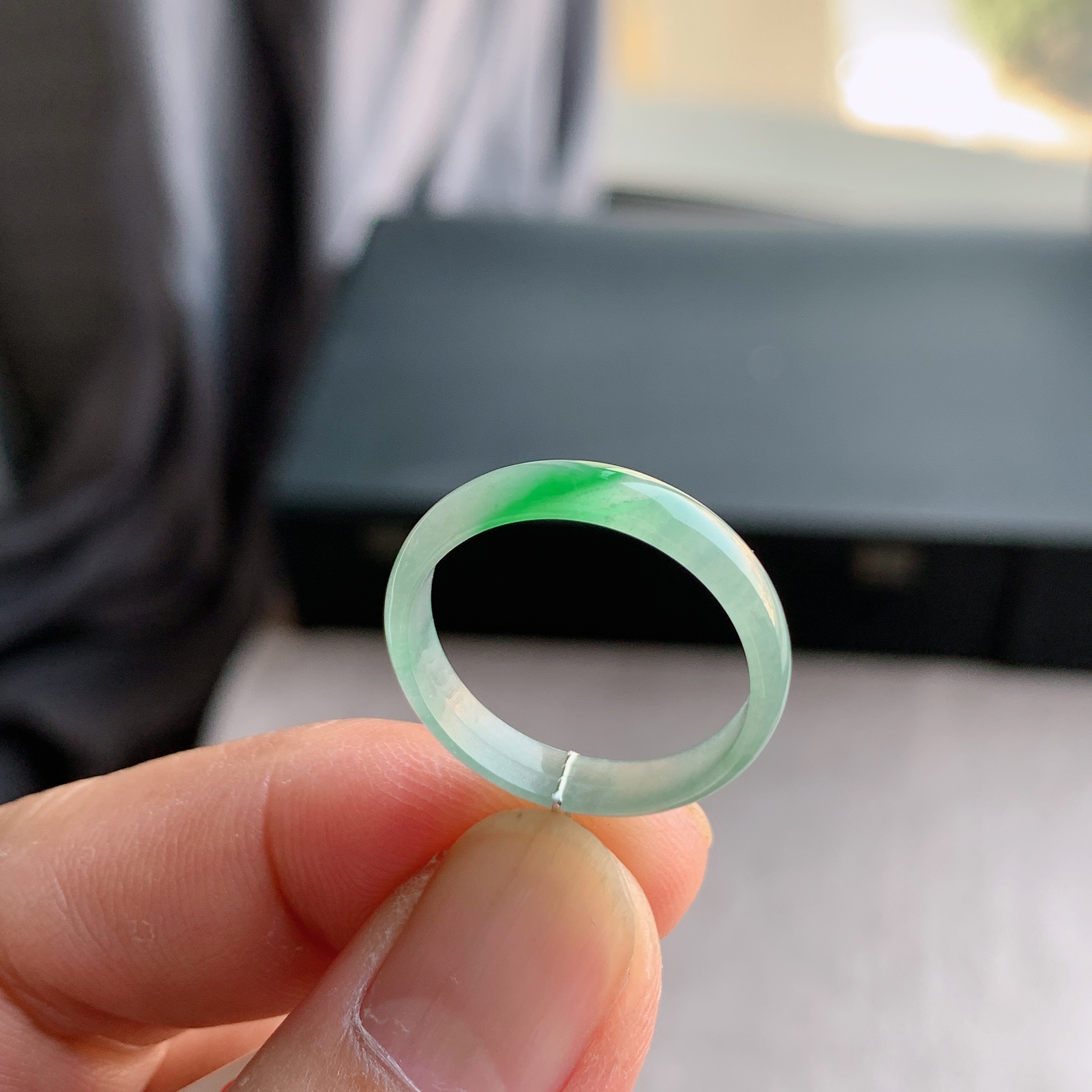 天然A货翡翠冰种飘阳绿戒指