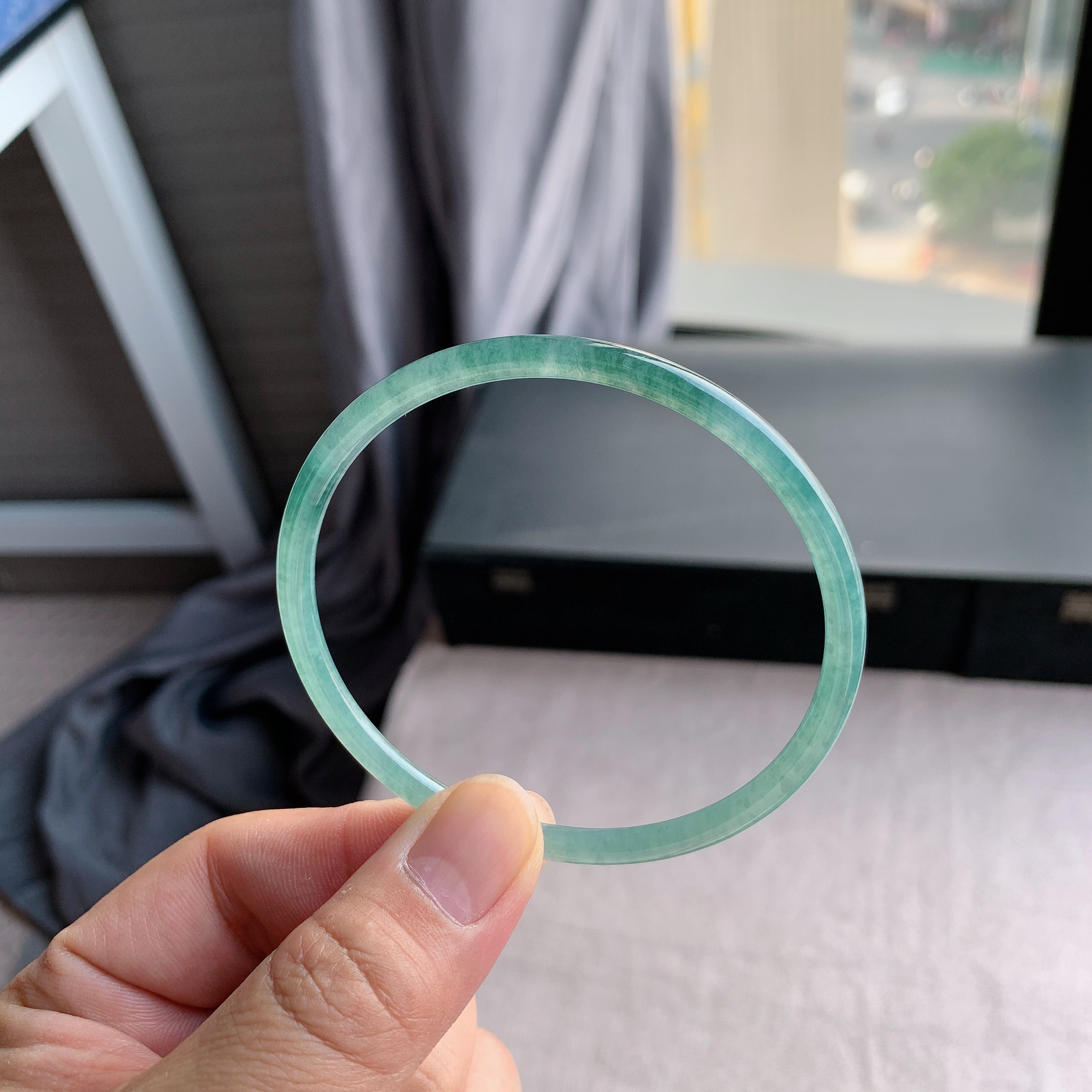 天然A货翡翠64圈口湖水蓝手镯