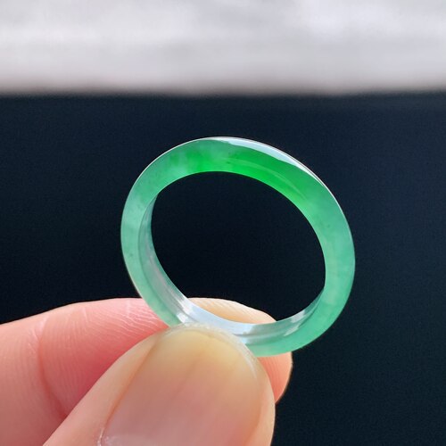天然A货冰种阳绿翡翠素圈戒指