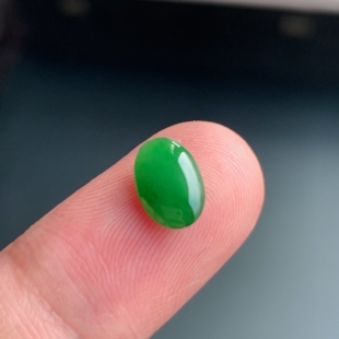 缅甸天然A货翡翠 冰糯种满绿菠菜绿蛋面戒面L14