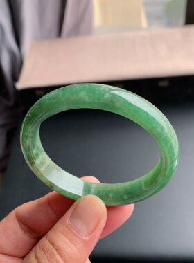缅甸A货翡翠57圈口菠菜绿手镯