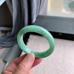 缅甸天然A货翡翠 55圈口满绿豆阳绿正圈手镯玉镯T11