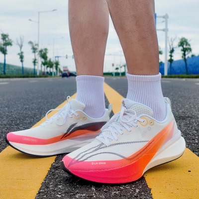 中国李宁赤兔8PRO秋冬中考跑鞋