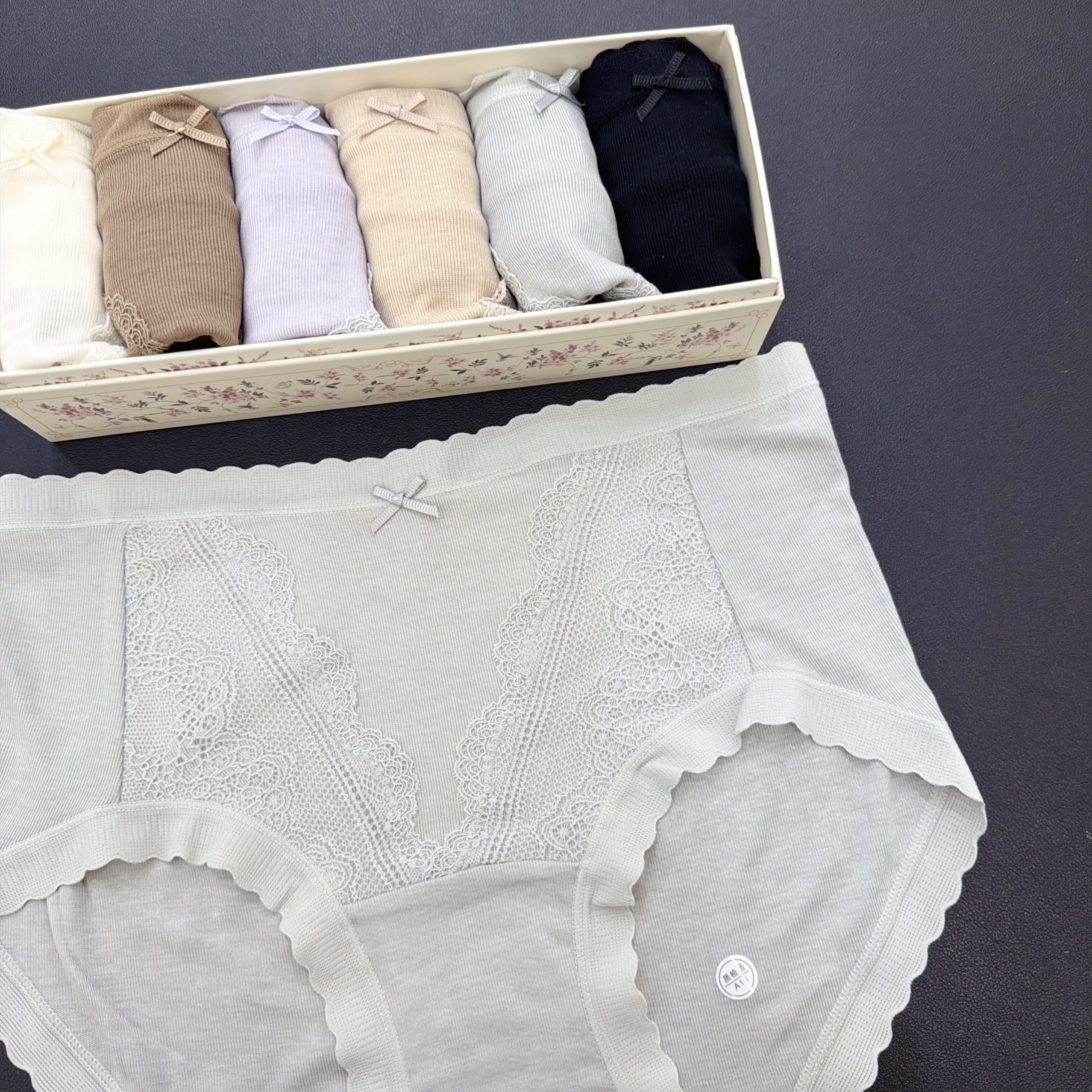 透气中腰内裤女纯棉柔软弹力包臀