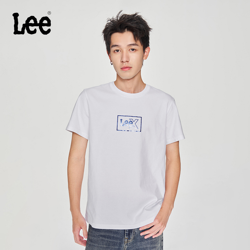 基础款圆领短袖T恤 胸前镭射徽标Logo设计